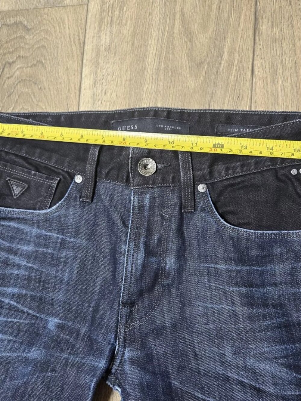 Guess "Black and Blue" concept, two-tone blue jeans - Picture 10 of 10